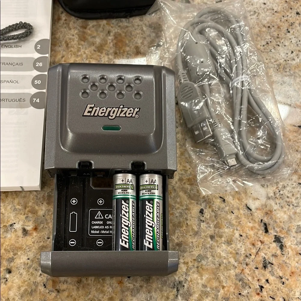 Olympus D-545 Zoom Camedia Digital Camera Kit 1GB XD Card - Battery Charger Case
